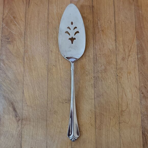 Oneida Golden Juilliard Pie Server Stainless Steel Flatware Elegant Serving Uten - Picture 1 of 2